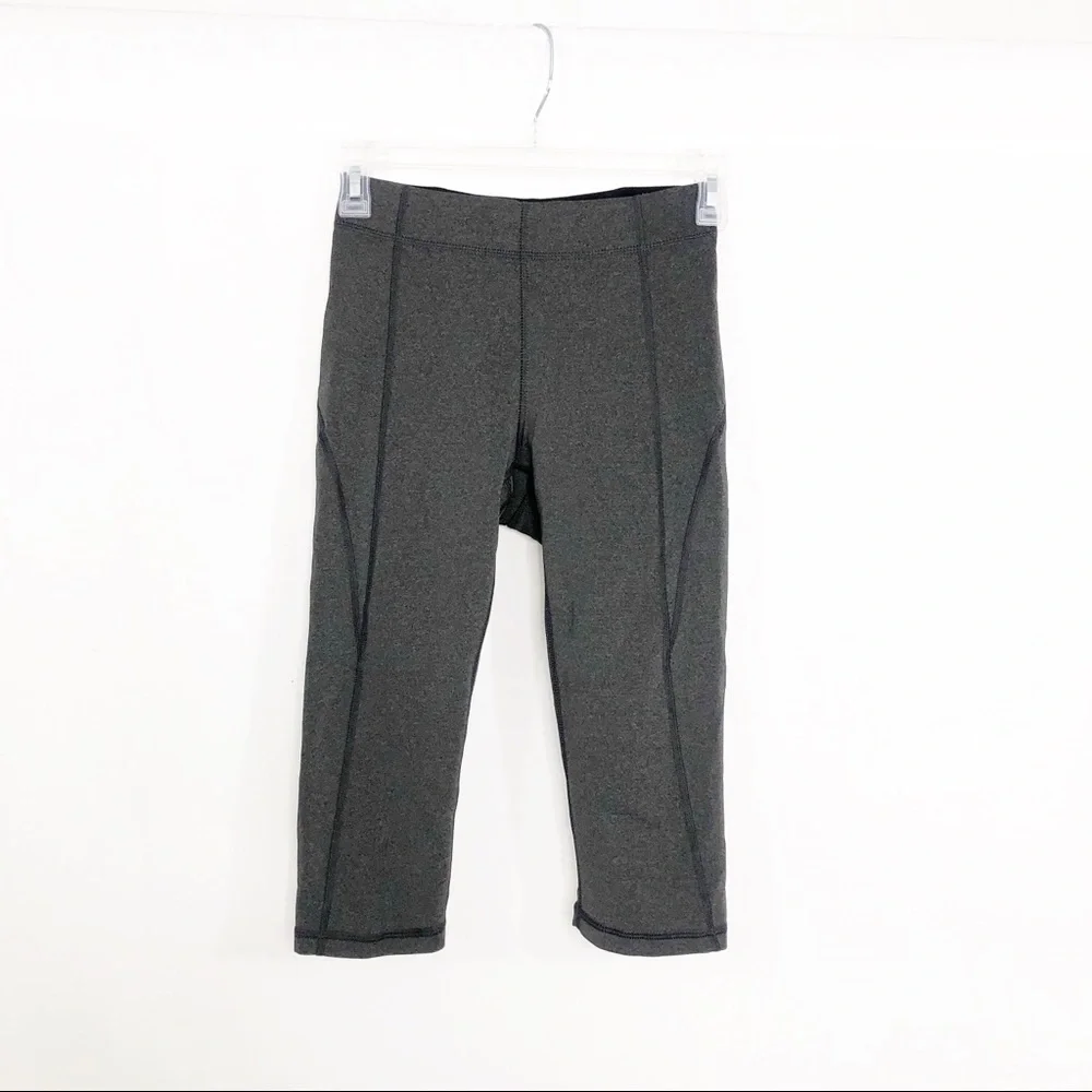 Ivy Park Sculptured Yoga Workout Capris Leggings, Size XXS, Gray